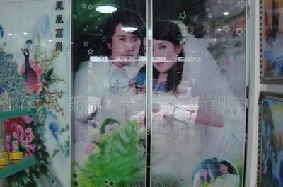 新添润爱普生双喷头UV平板打印机 高精度工业彩印的革新之选